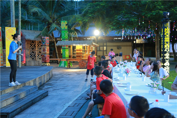 5、“少年演講家”玩轉(zhuǎn)檳榔谷 蕩槳飛歌“悠黎客”