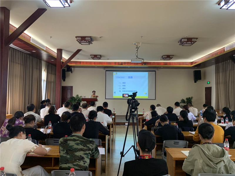 1、檳榔谷開設(shè)標(biāo)準(zhǔn)化培訓(xùn)速成班 增強(qiáng)企業(yè)核心競(jìng)爭(zhēng)力