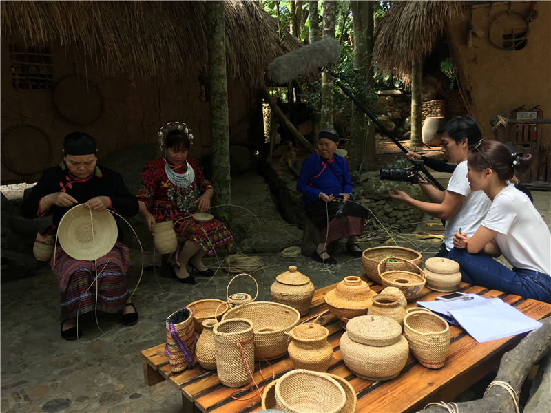 7、央視大型紀錄片《中國影像方志》取景檳榔谷 打造保亭文化“影像名片” 7、央視大型紀錄片《中國影像方志》取景檳榔谷 打造保亭文化“影像名片”