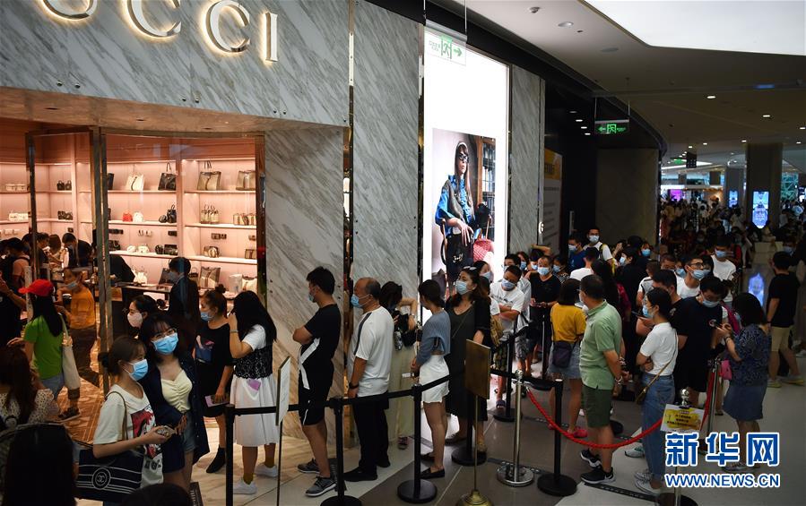 (經濟)(1)海南免稅購物火爆